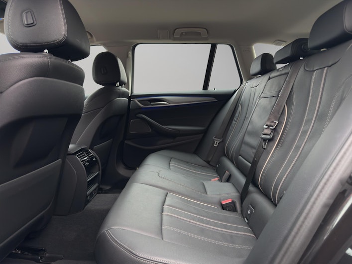 Vehicle image BMW 5 SERIES