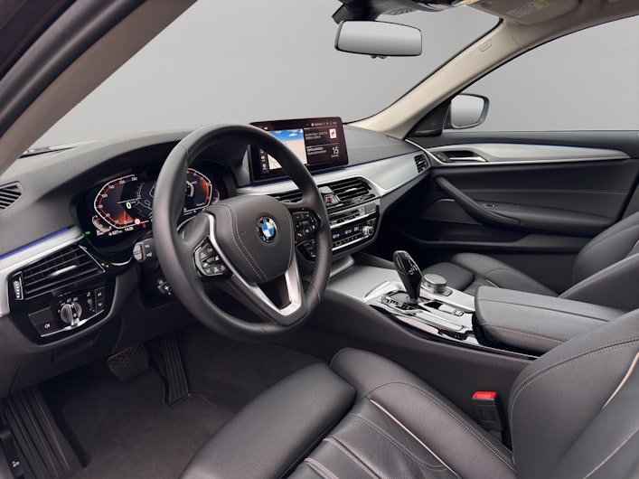 Vehicle image BMW 5 SERIES