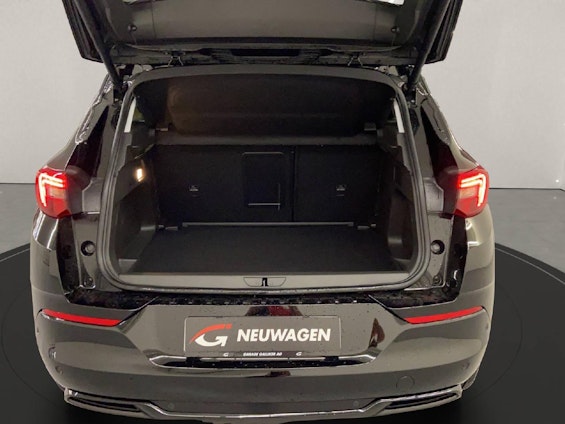 Vehicle image 12 Vehicle image 12