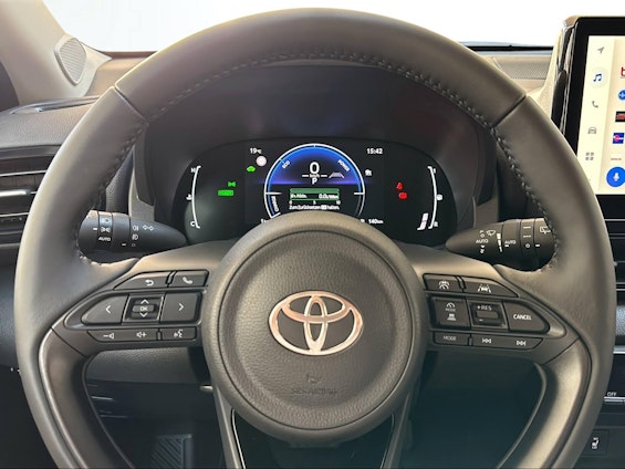 Vehicle image 14