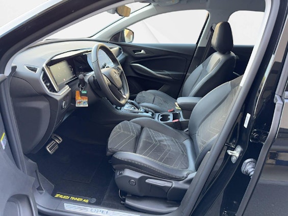 Vehicle image 26 Vehicle image 26