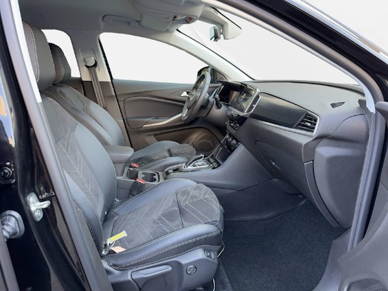 Vehicle image 15 Vehicle image 15