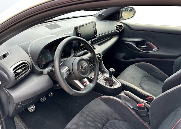 Vehicle image 6 Vehicle image 6