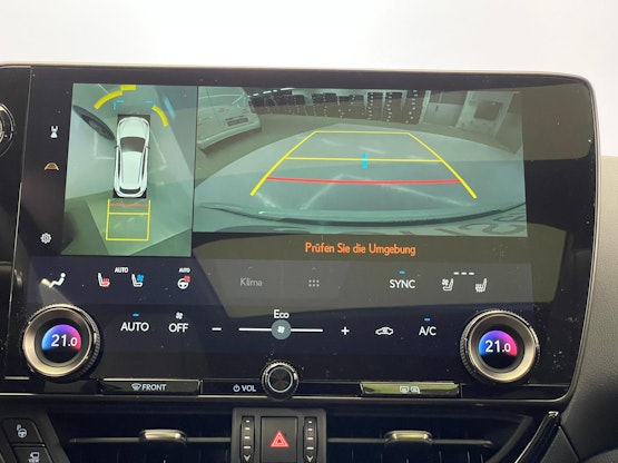 Vehicle image 32 Vehicle image 32