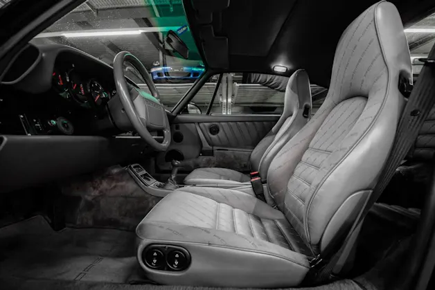 Porsche 911 Carrera 2 Coupé