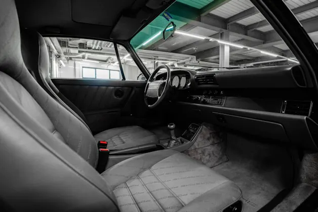 Porsche 911 Carrera 2 Coupé
