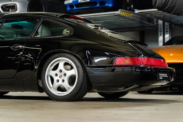 Porsche 911 Carrera 2 Coupé