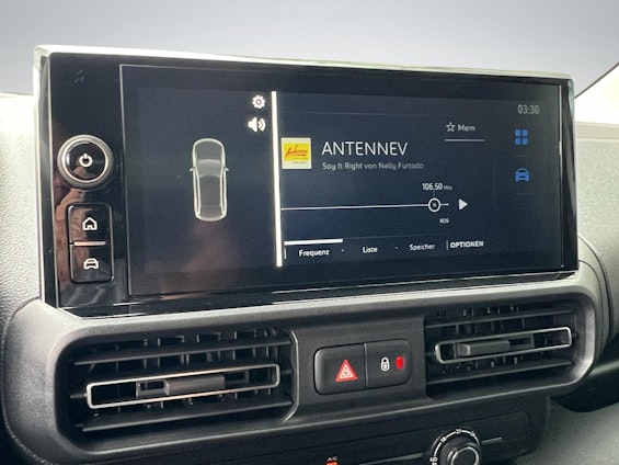 Vehicle image 13 Vehicle image 13