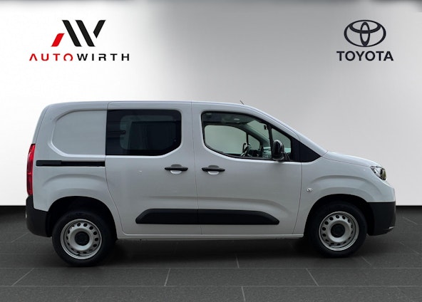 Vehicle image 3 Vehicle image 3