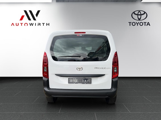 Vehicle image 5 Vehicle image 5