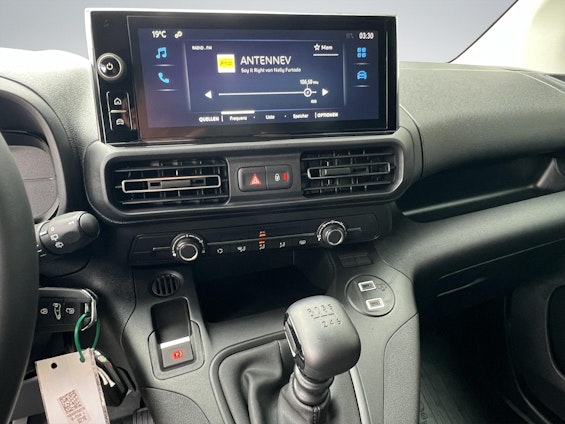 Vehicle image 12 Vehicle image 12