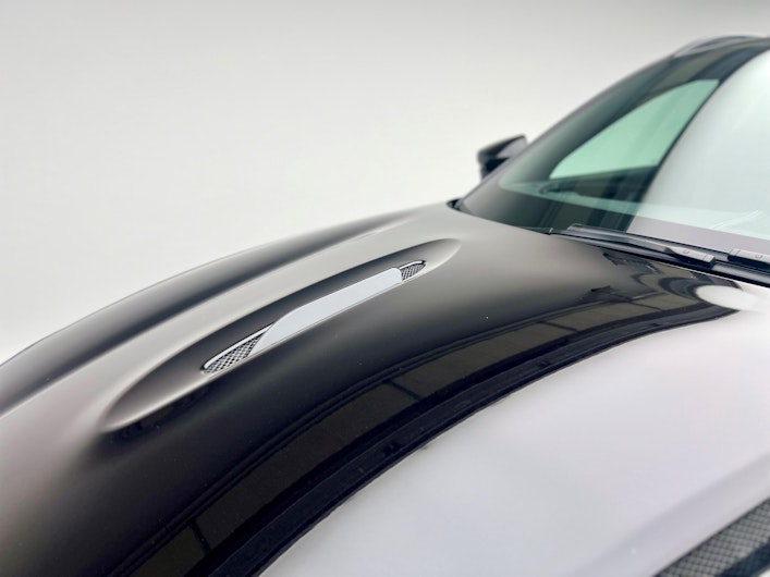 Vehicle image ASTON MARTIN DBX