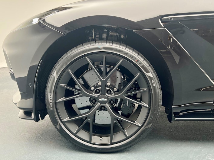 Vehicle image ASTON MARTIN DBX