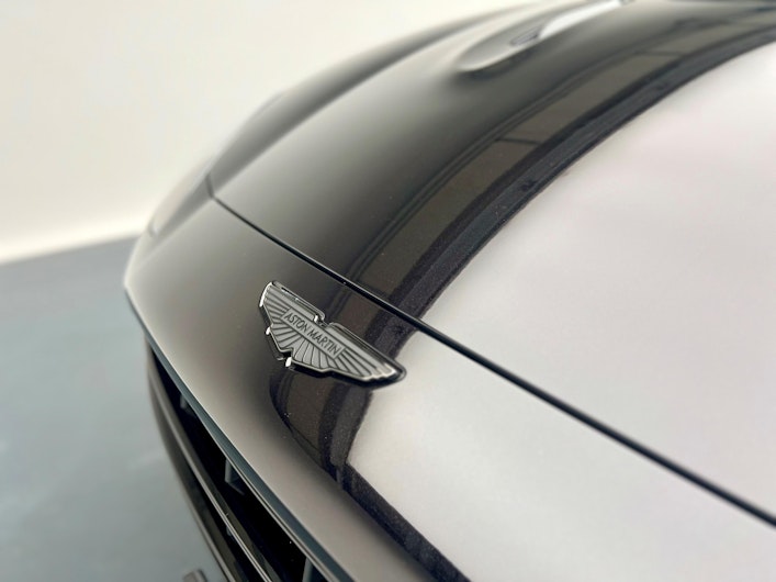 Vehicle image ASTON MARTIN DBX