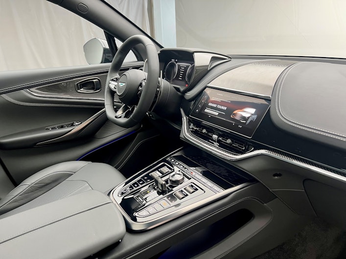 Vehicle image ASTON MARTIN DBX