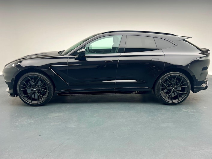 Vehicle image ASTON MARTIN DBX