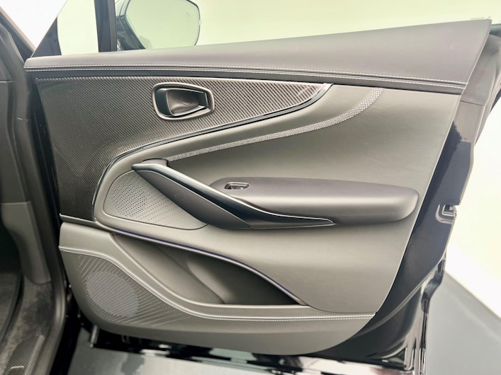Vehicle image ASTON MARTIN DBX