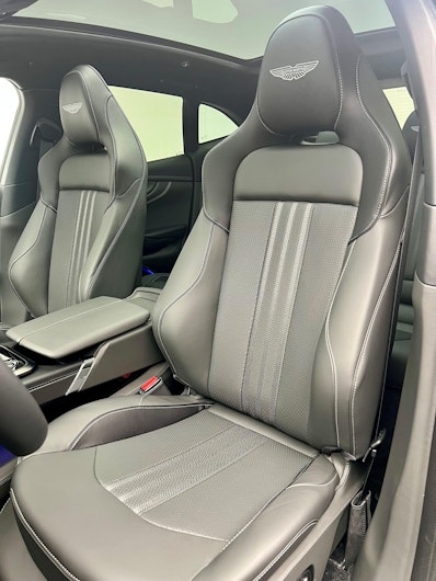 Vehicle image ASTON MARTIN DBX