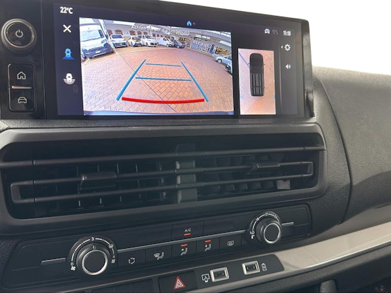 Vehicle image 13 Vehicle image 13