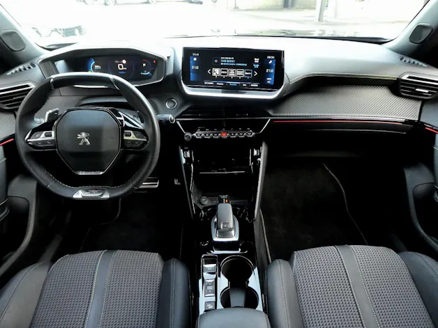 Peugeot 2008 1.2 PureTech 130 GT EAT8