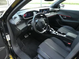 Peugeot 2008 1.2 PureTech 130 GT EAT8