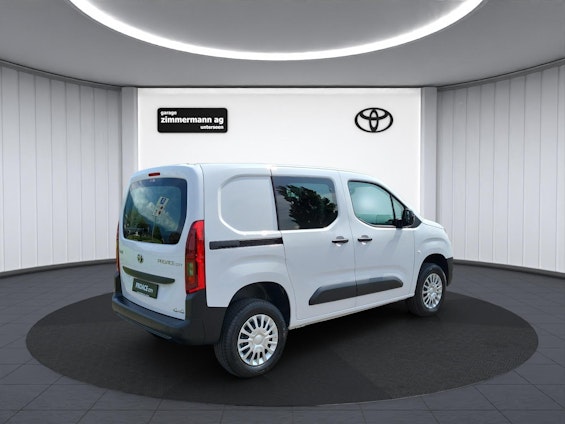 Vehicle image 6 Vehicle image 6