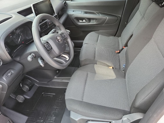 Vehicle image 12 Vehicle image 12