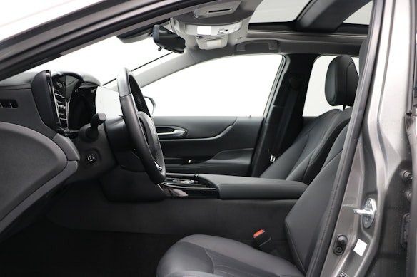 TOYOTA Mirai Fuel Cell Platinum 3