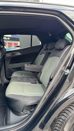 Vehicle image 10 Vehicle image 10