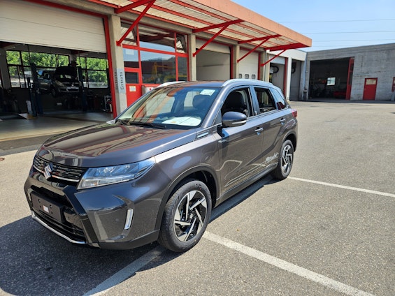 First vehicle image