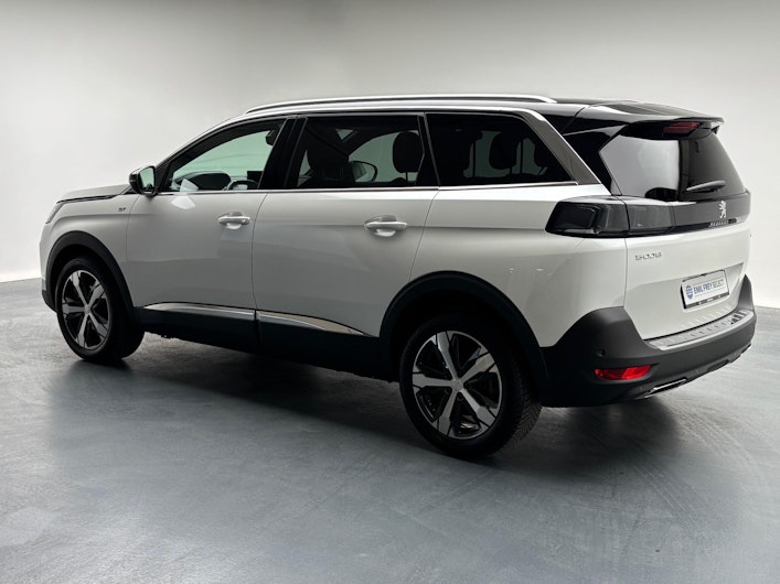 Vehicle image PEUGEOT 5008