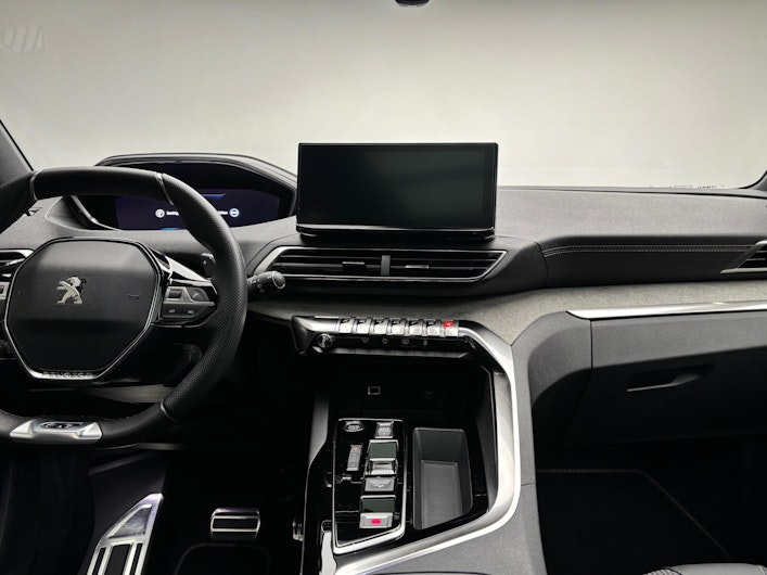 Vehicle image PEUGEOT 5008