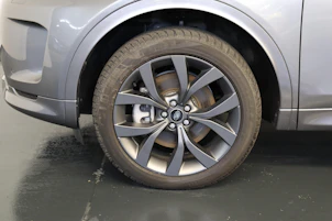 Fahrzeugbild LAND ROVER Discovery Sport 2.0 Si4 R-Dynamic SE