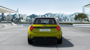 Vehicle image MINI F66 1.5i Cooper C