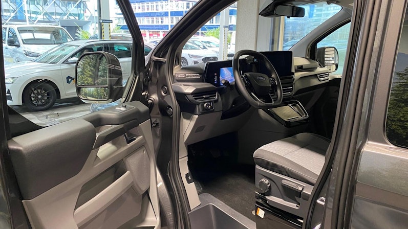 Vehicle image FORD TOURNEO