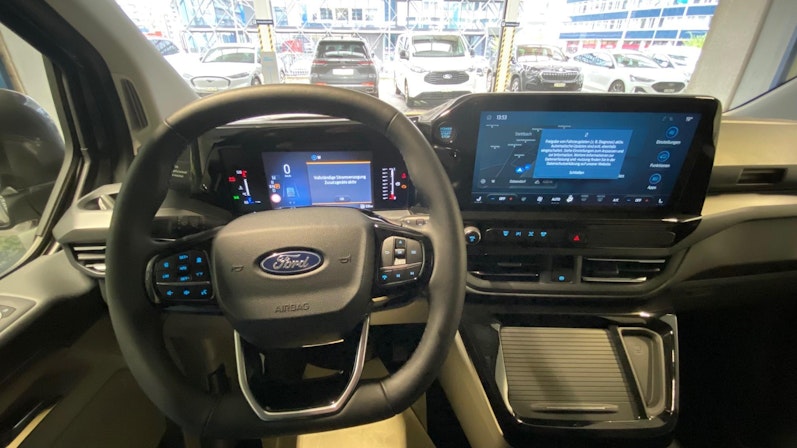 Vehicle image FORD TOURNEO