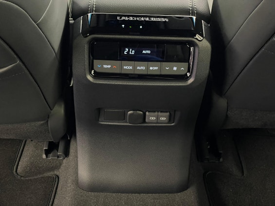 Vehicle image 15 Vehicle image 15