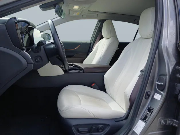 Toyota Mirai Fuel Cell Platinum