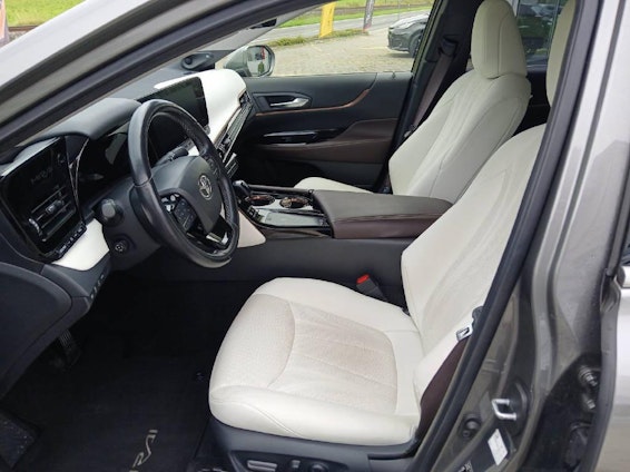 Vehicle image 8 Vehicle image 8