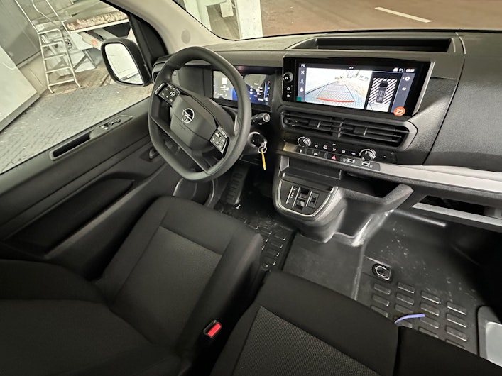 Vehicle image OPEL VIVARO