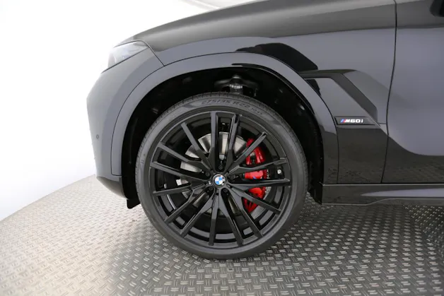 BMW X6 M60i