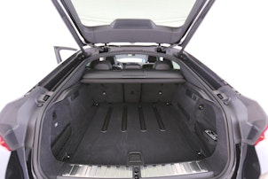 Vehicle image BMW X6 M60i