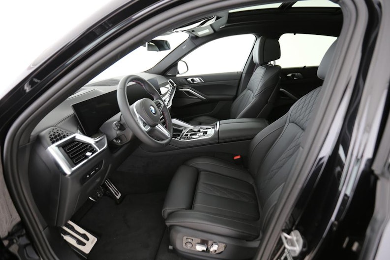 Vehicle image BMW X6