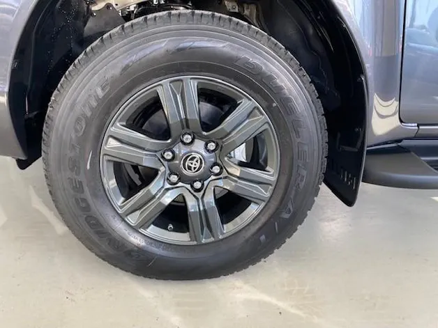 Toyota Hilux Double Cab.-Pick-up 2.8 D-4D 204 Style MHEV