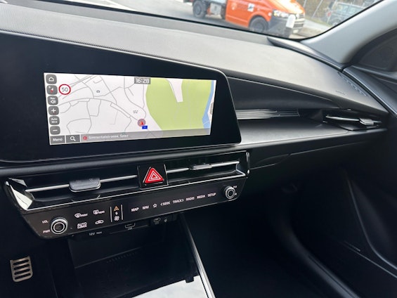 Vehicle image 11