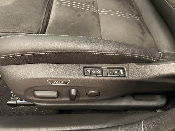 Vehicle image 13 Vehicle image 13