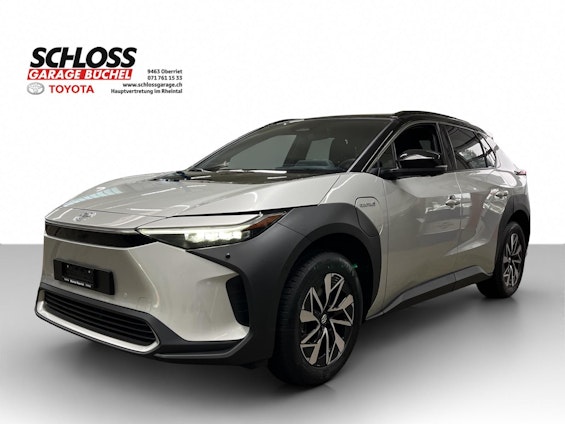 First vehicle image