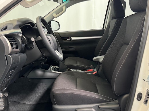 TOYOTA Hilux Double Cab.-Pick-up 2.8 D-4D 204 Style 2
