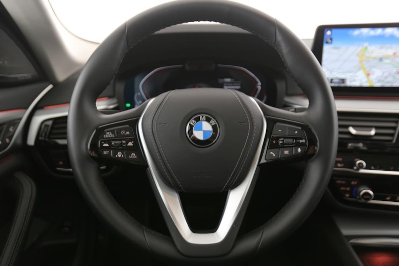 Vehicle image BMW 5 SERIES