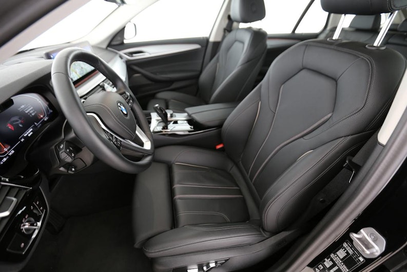 Vehicle image BMW 5 SERIES